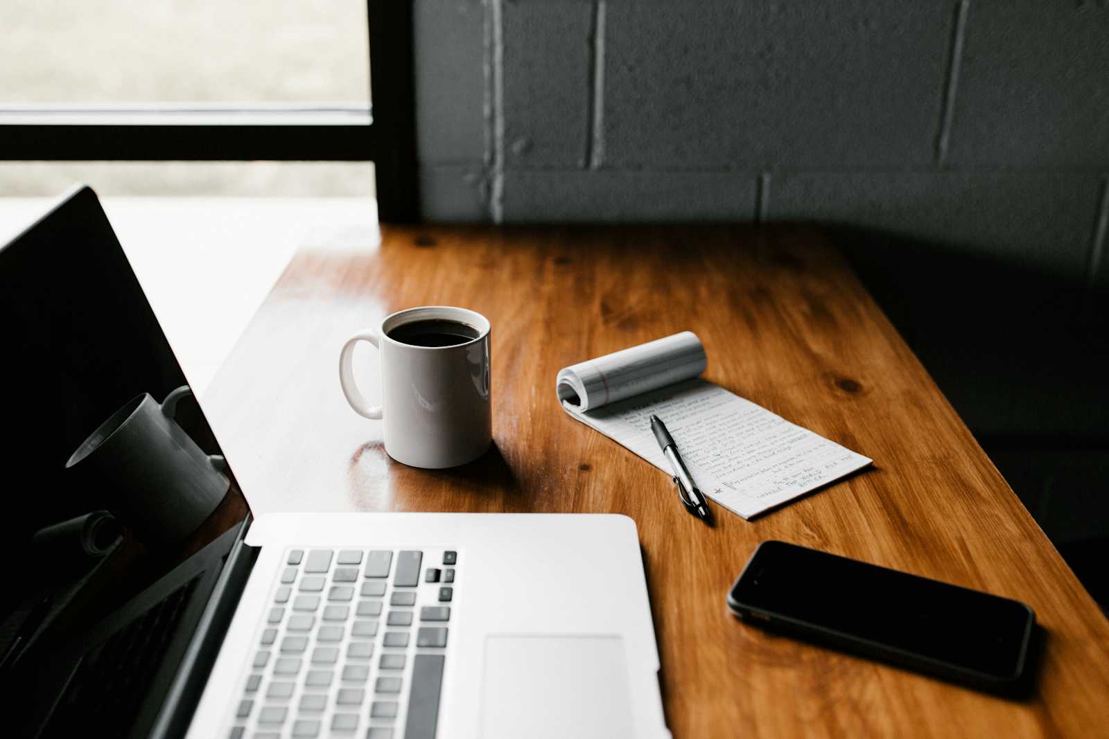 The Early Bird Gets the Lead: Why Speedy Social Engagement Wins Business